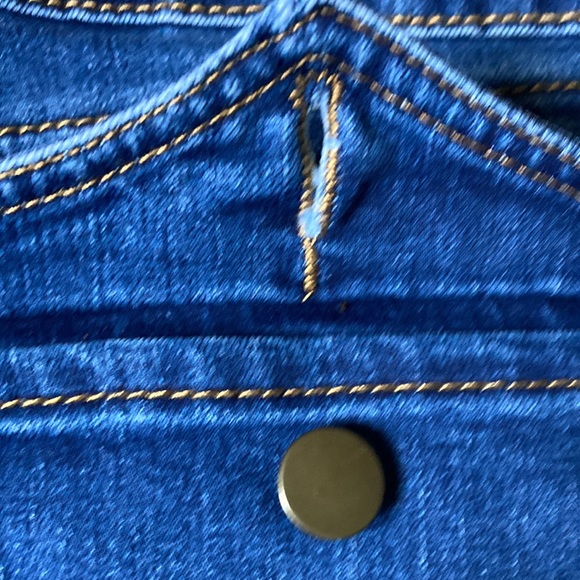 Blue Identity Denim Jean Cuffed Shorts Flap Button Back Pockets Size 16 P - Picture 11 of 13